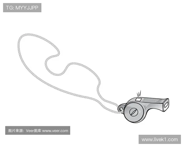 哨音规则拆解：裁判何时该吹哨，何时应继续比赛？