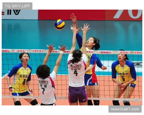 李盈莹训练完直接拎爱马仕去吃米其林，这谁顶得住啊