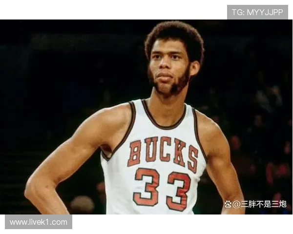 奥斯卡·罗伯特森单场三双数据拉开与当代控卫的历史差距