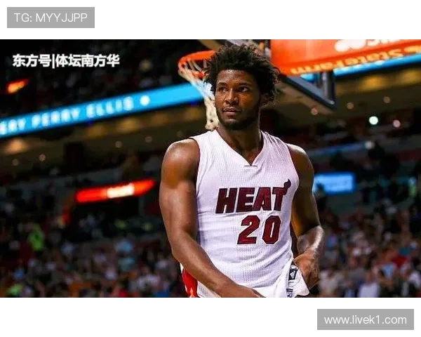 特雷·杨提升无球跑动效率拉开进攻空间显著改变进攻节奏